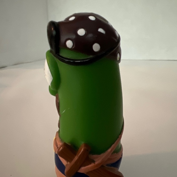 blue box | Toys | Veggie Tales Larry The Cucumber Figure Pirates Who ...